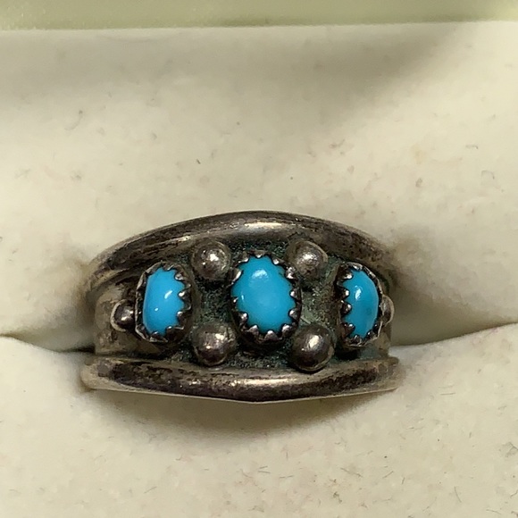 Antique sterling ring with turquoise - Picture 6 of 11